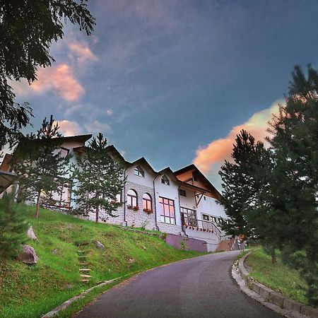 Pensiunea Poiana Verde Slănic-Moldova Esterno foto